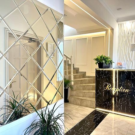 Santorini Hotel & Hostel Yerevan Bagian luar foto