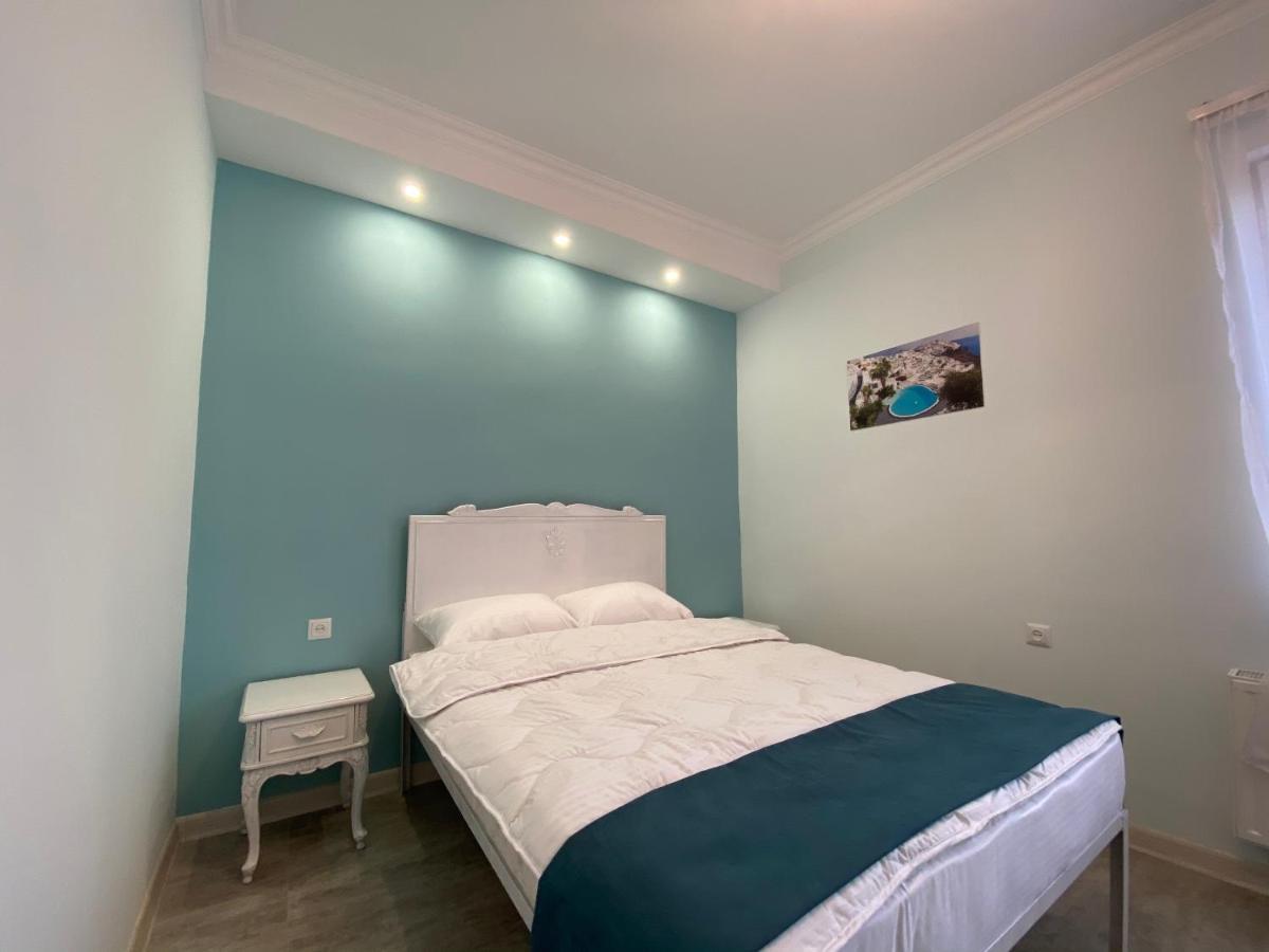 Santorini Hotel & Hostel Yerevan Bagian luar foto