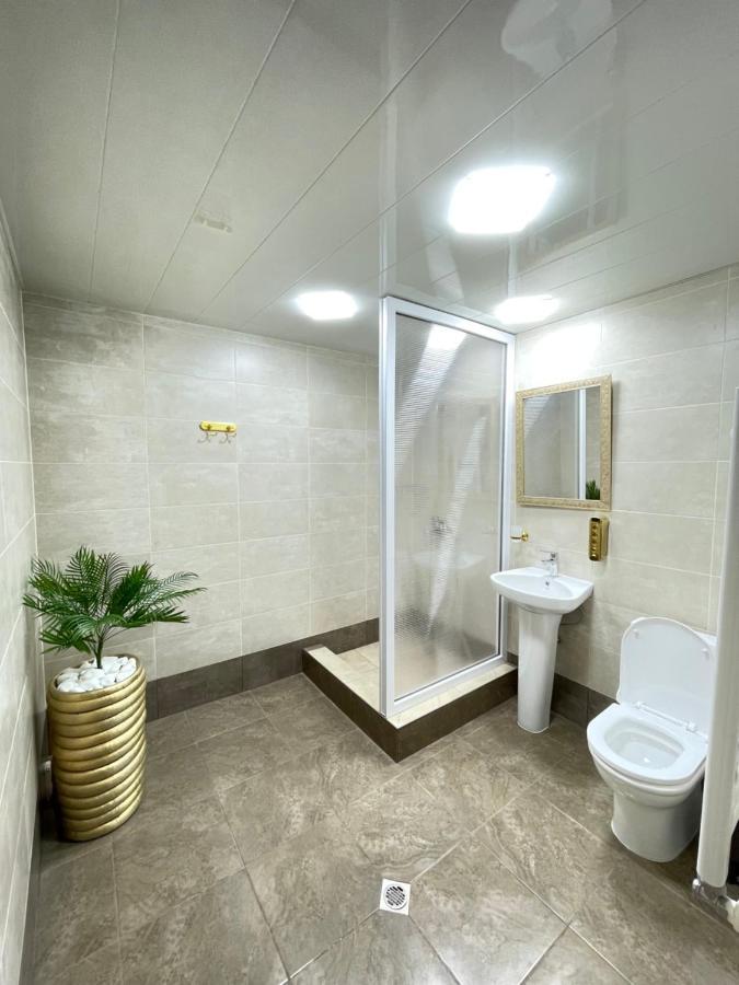 Santorini Hotel & Hostel Yerevan Bagian luar foto