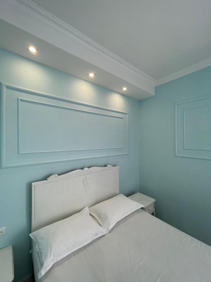 Santorini Hotel & Hostel Yerevan Bagian luar foto