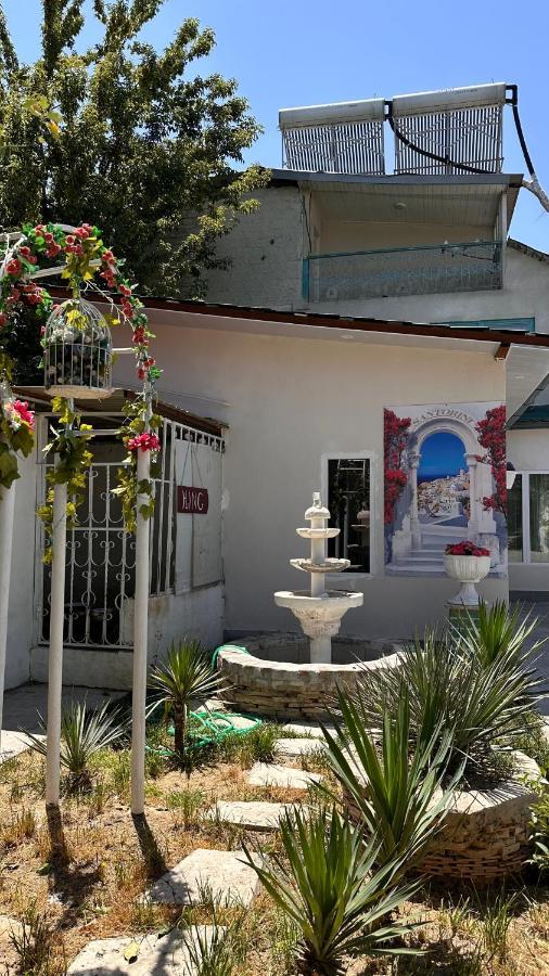 Santorini Hotel & Hostel Yerevan Bagian luar foto