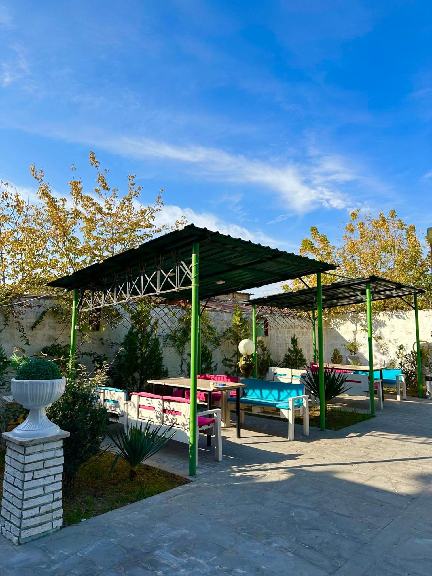 Santorini Hotel & Hostel Yerevan Bagian luar foto