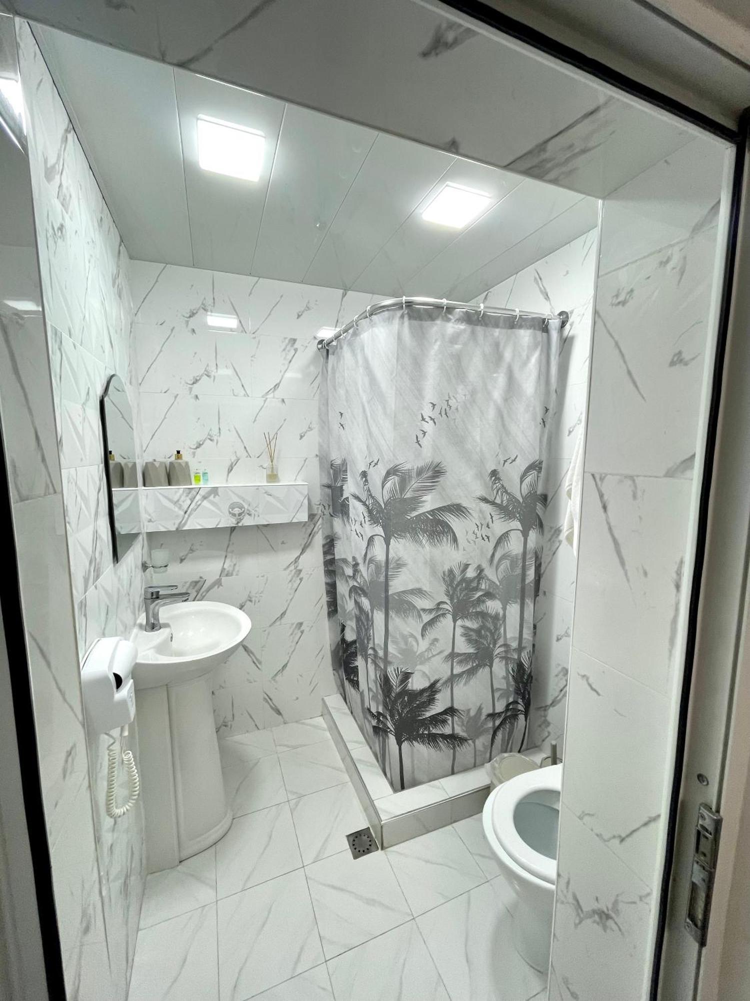 Santorini Hotel & Hostel Yerevan Bagian luar foto